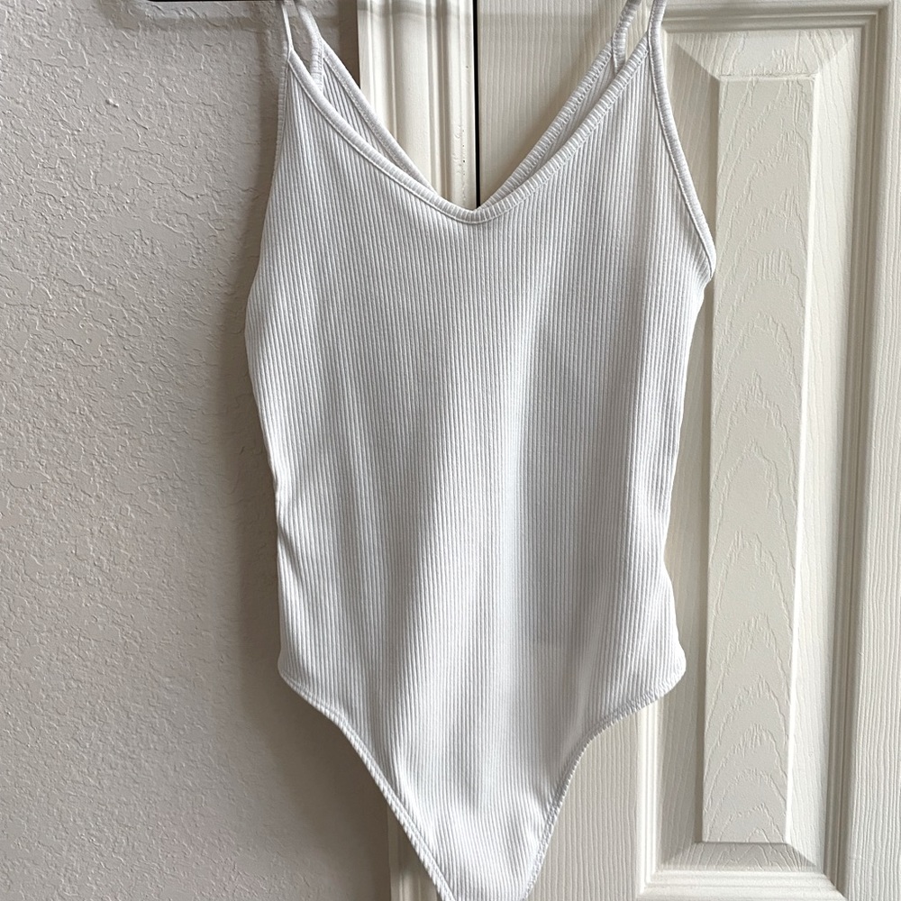 American eagle women’s white ribbed thong back bodysuit